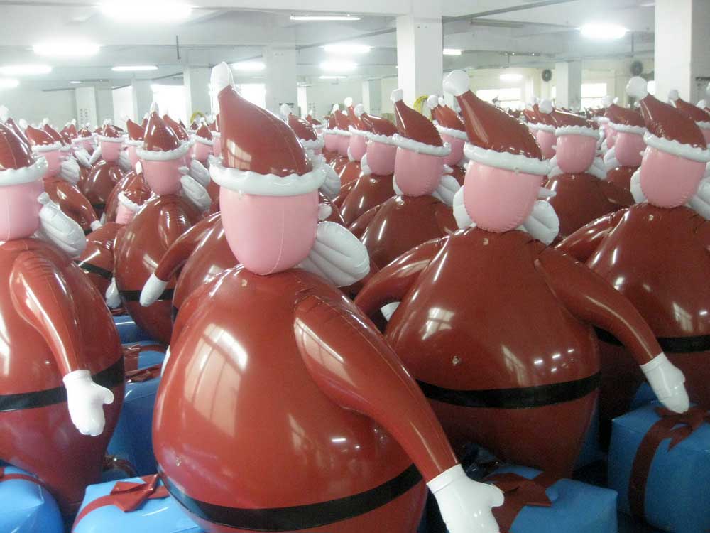 Giant Inflatable Santa Clauses for Sales Displays