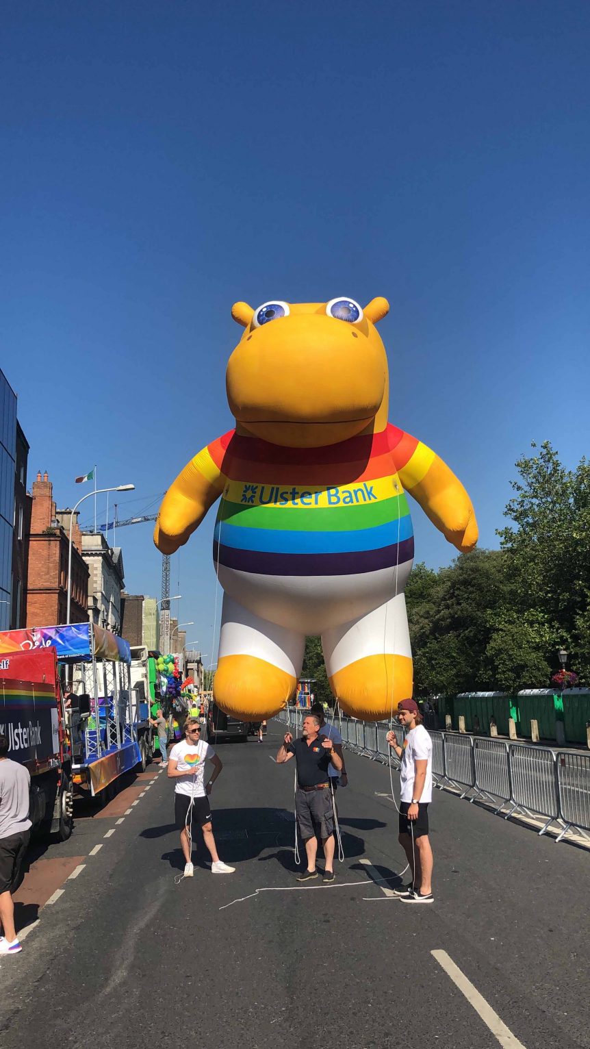 parade inflatable Henri Hippo