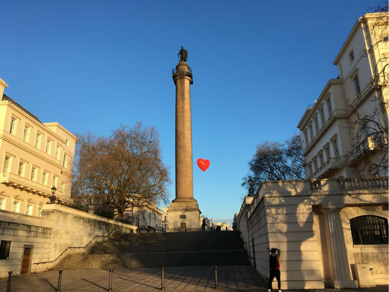 inflatable Chubby heart by column